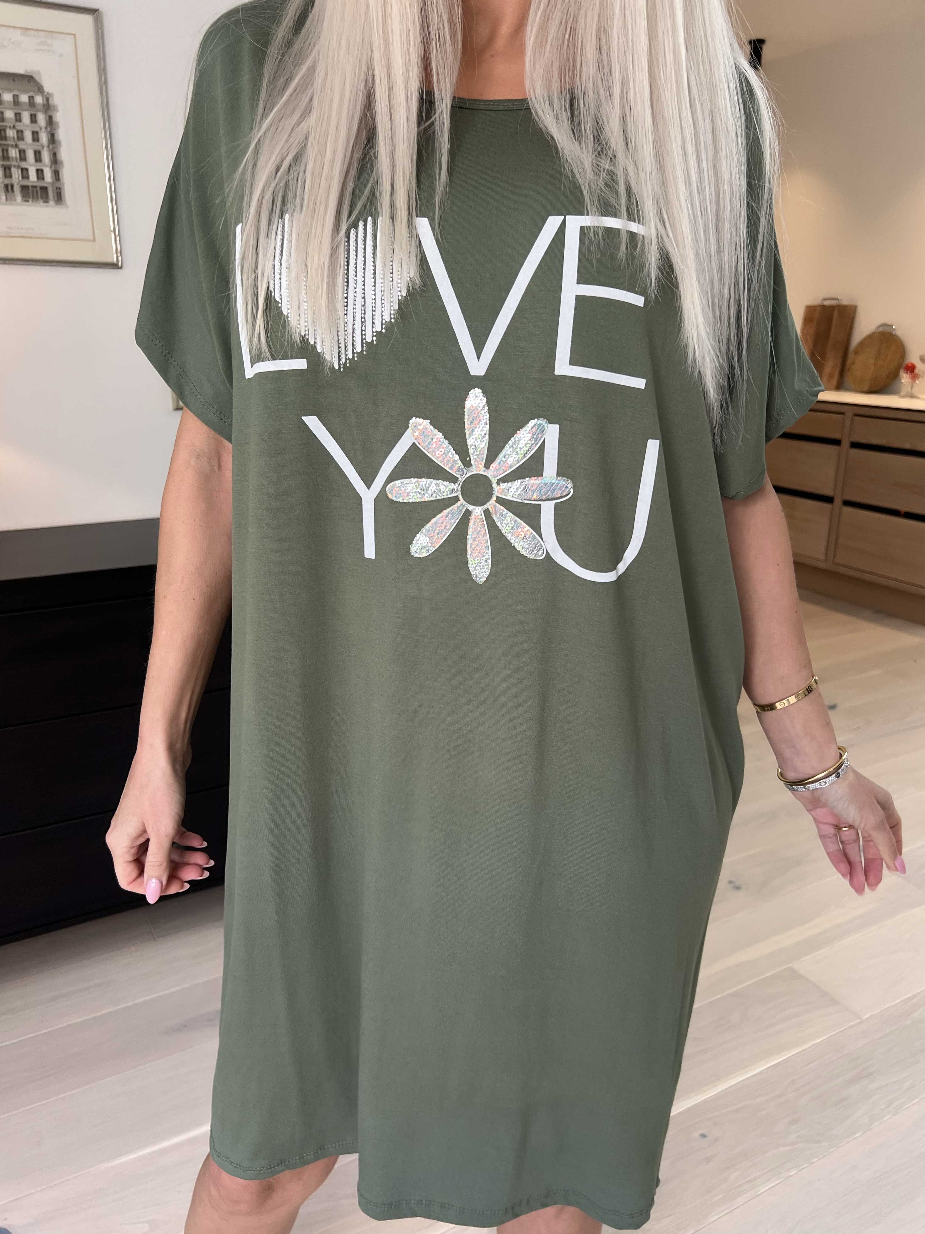 Edina - T-shirtklänning med tryck i viskosblandning